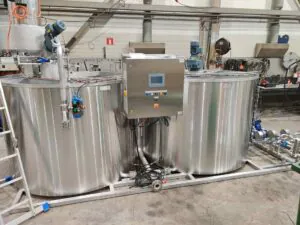 Two-tank polymer preparation system